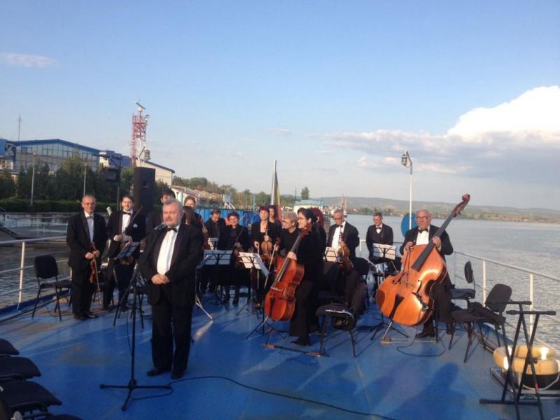 Concert pe Dunăre al Filarmonicii Oltenia
