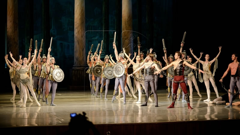 Mai mulÅ£i balerini de la Teatrul NaÈ›ional de OperÄƒ È™i Balet "Maria BieÅŸu" au depus cereri de demisie