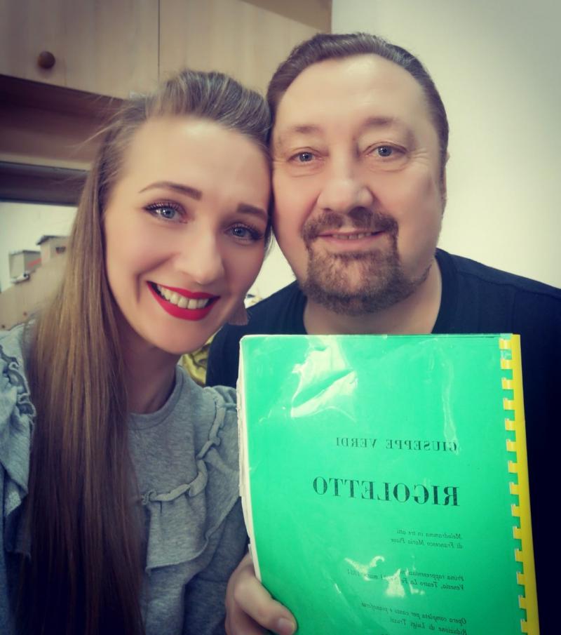 TatÄƒl È™i fiica Ã®n rolurile principale din Rigoletto, la Opera MaghiarÄƒ Cluj-Napoca